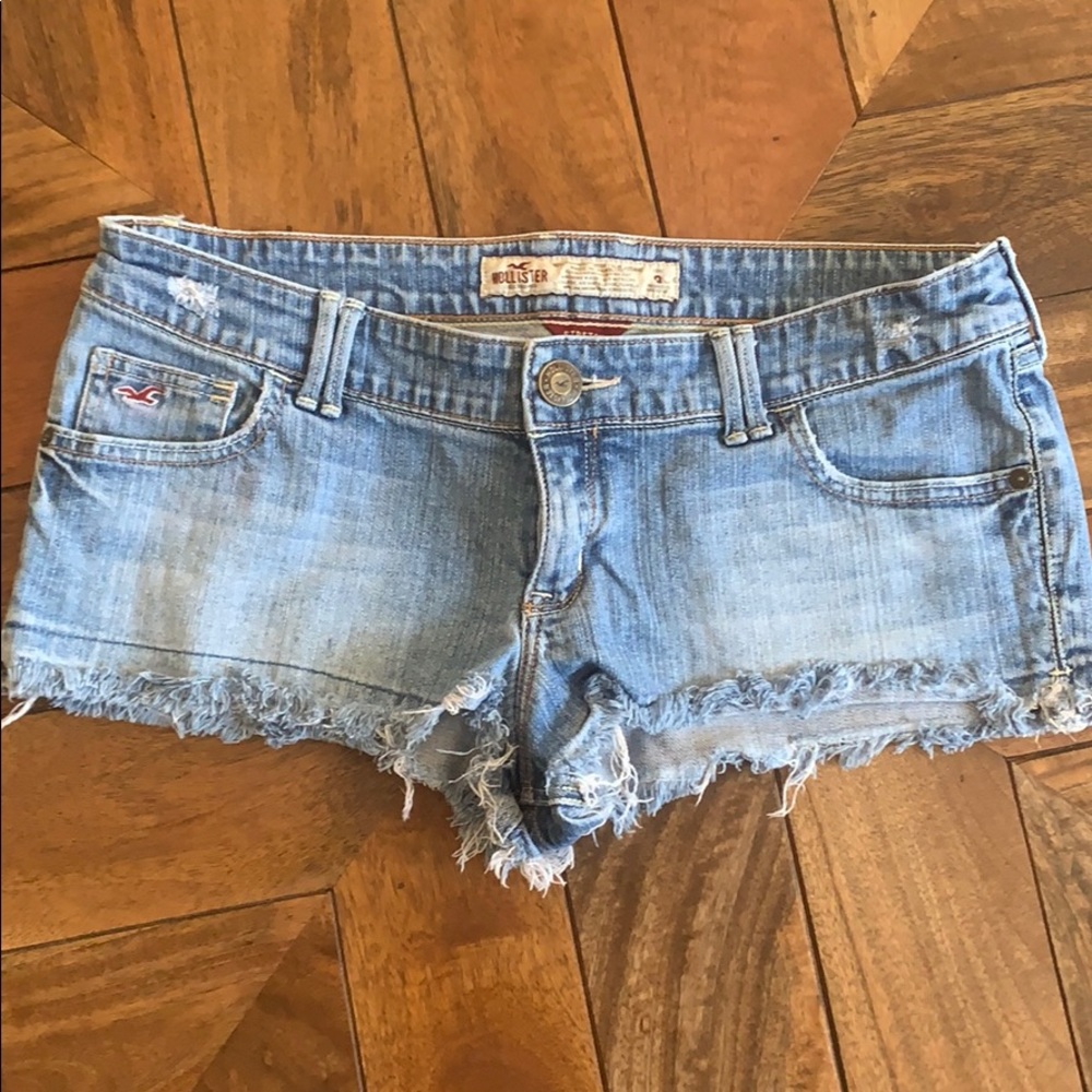 Hollister short cutoffs